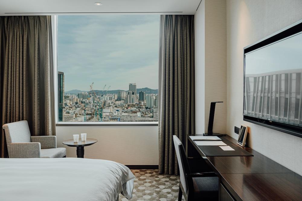 Lotte City Hotel Myeongdong Сеул Экстерьер фото